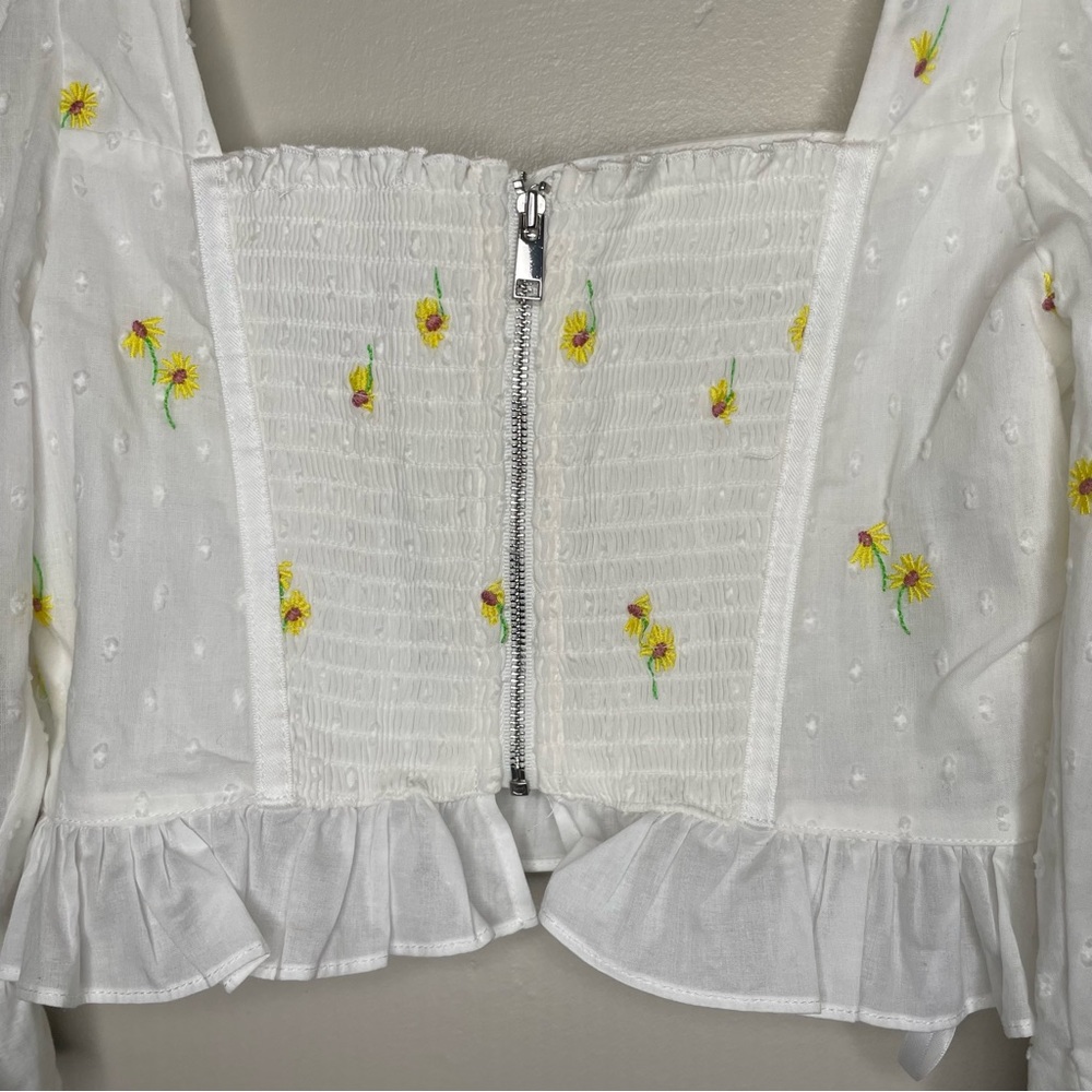 For Love & Lemons Abby Crop Top Blouse Small NWT Embroidered White Yellow Daisy - Picture 9 of 14